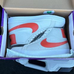 NIKE SB ZOOM BLAZER MID