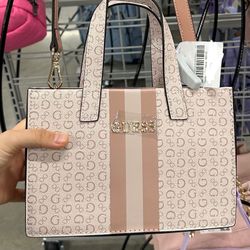 Guess Pink Shoulder Bag💗