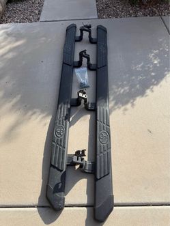 Toyota Tundra Crew Max OEM Running boards/Truck Steps