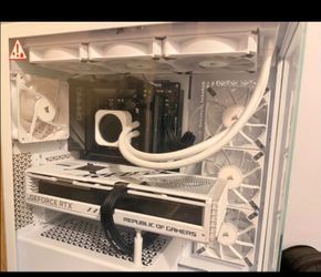 Ultra-Premium White Gaming PC - ASUS ROG Strix
RTX 4080 White | Ryzen 7 7800