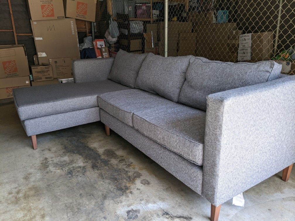 NEED SOLD TODAY! EXCELLENT LIKE NEW 2PC GRAY SECTIONAL