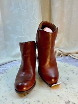 b.o.c Born Womens Cognac Brown Ankle Booties Block Heel Side Zip Size 8M