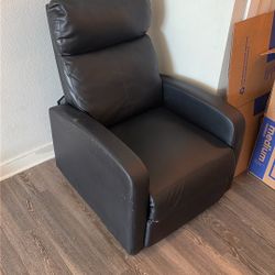 Recliner Pick Up Lake Nona $25