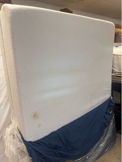 Full size mattress