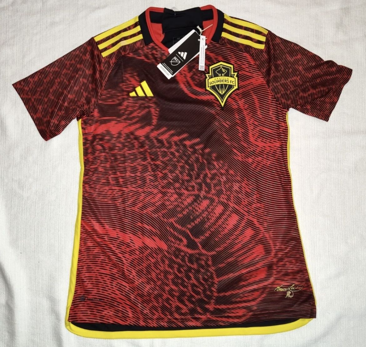 Women’s Small, Medium & XL Adidas Seattle Sounders FC Bruce Lee Edition Jersey