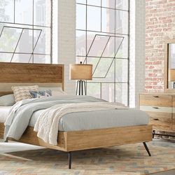 Rooms2Go Midtown Loft King Bedroom Set
