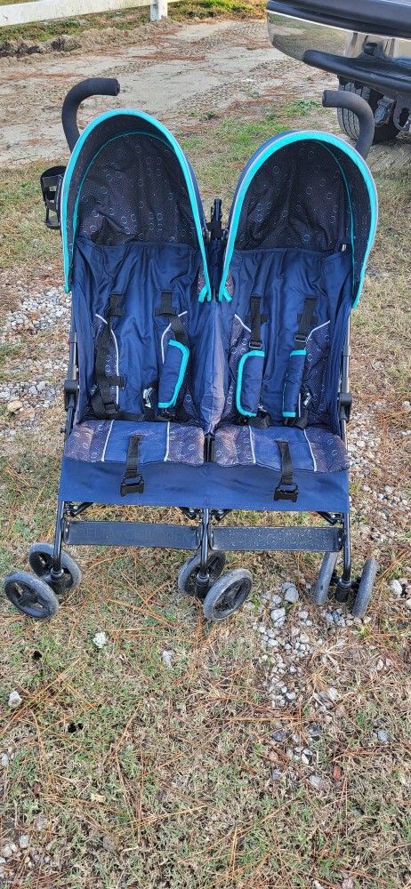 Double Stroller By DELTA CHILDREN
