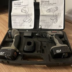 CRAFTSMAN TOOL SET🧰. 3/8 CORDLESS DRILL AND CORDLESS WORK LIGHT. CHARGER & HARD SHELL CASE INCLUDED.  NEEDS TO BE CHARGED.  BEST OFFER (NOT FREE!!). 