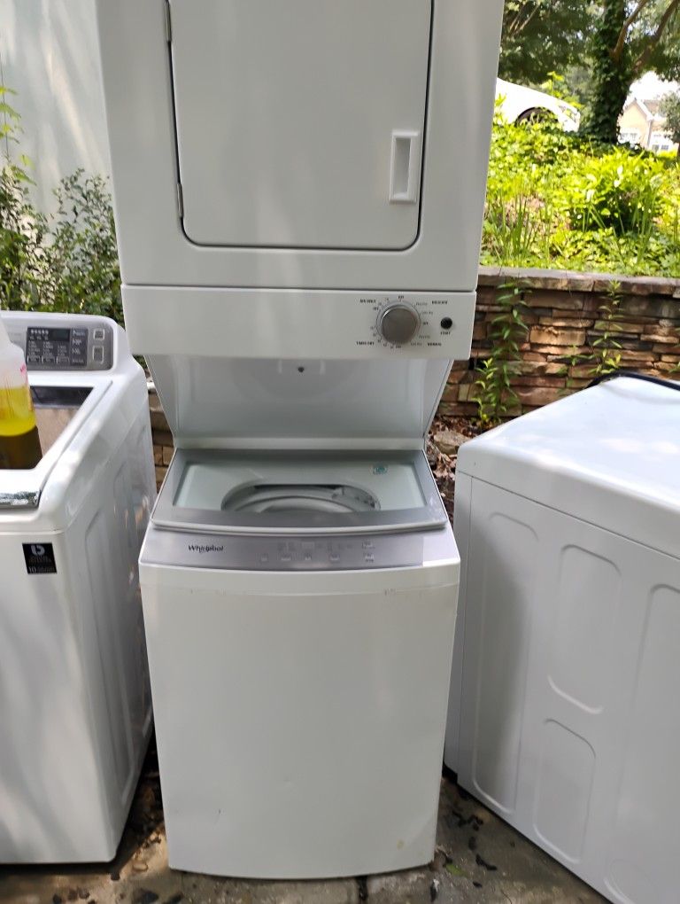 24" Whirlpool Stackable Washer An Dryer Combination