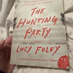 Lucy Foley The Hunting party paperback book