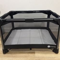 4 MOMS Play Pen