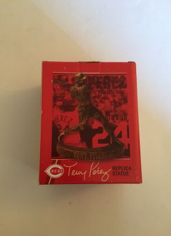 Tony Perez Replica Statue