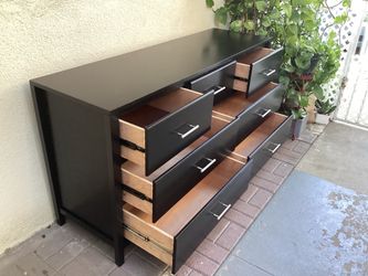 7  DRAWERS DRESSER