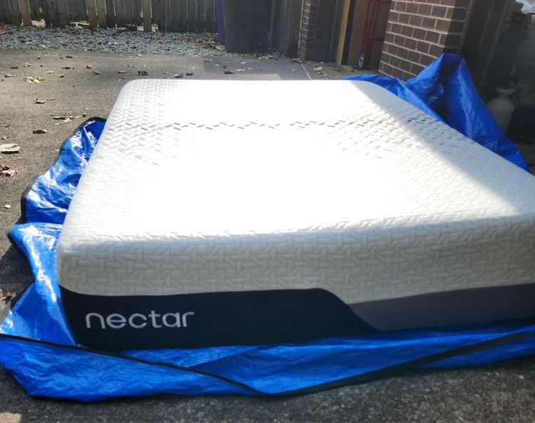 Nectar Luxe Queen Mattress