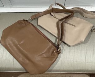 Beige and Cream-Colored Shoulder Purses