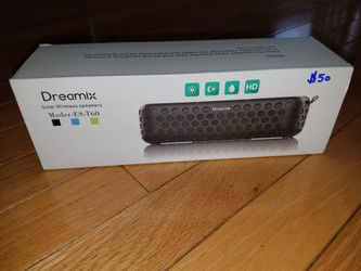 Solar powered bluetooth speaker