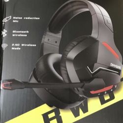 Headphones HyperX Cloud III Wireless – Gaming Headset For PC, PS5, PS4, Up To 120-Hour Battery, 2.4GHz Wireless, 53mm Angled Drivers, Memory Foam, Dur