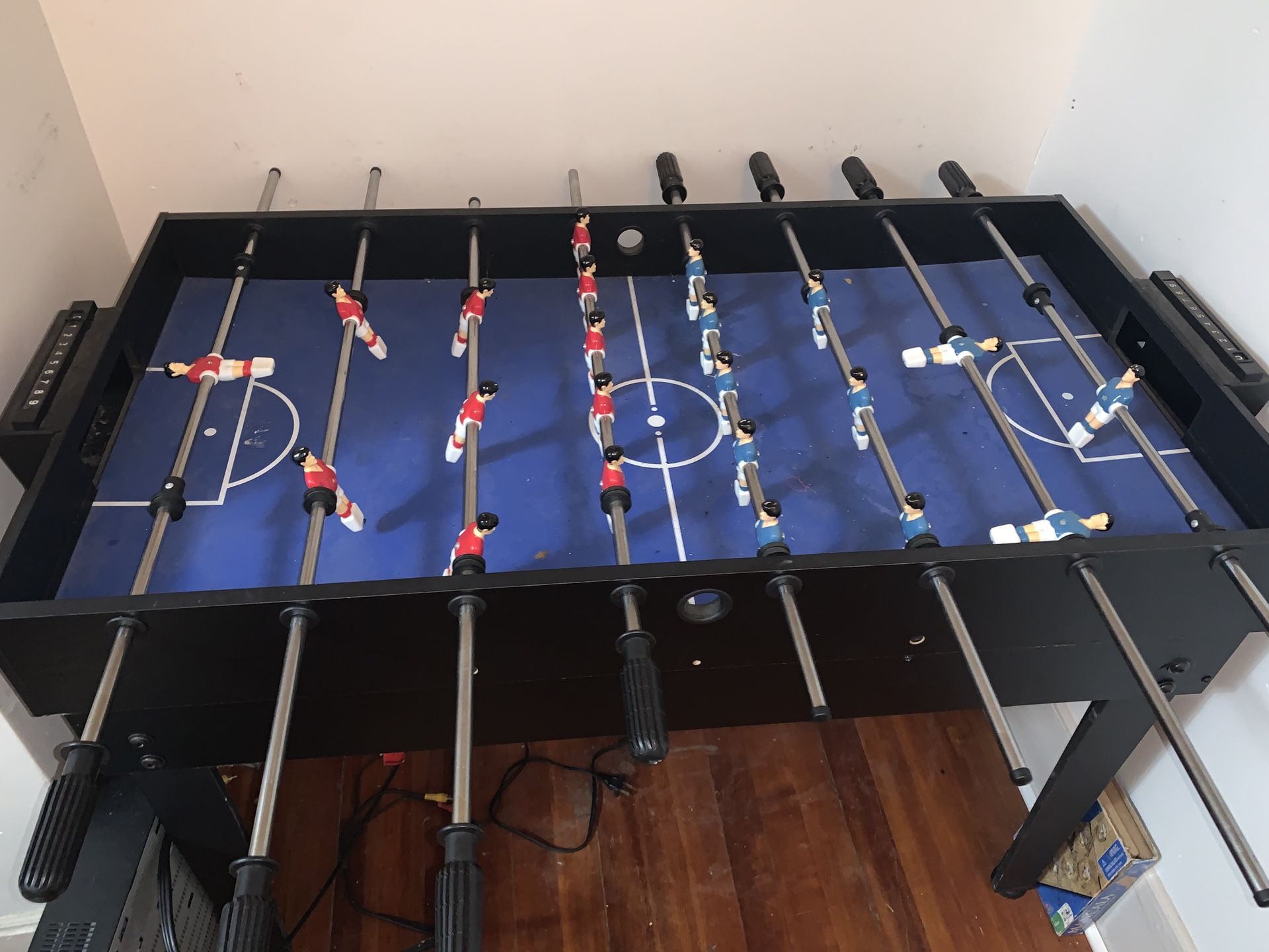 air hockey / foose ball table / pong table