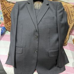 Used Renoir Suit. Looks Great Like New Size S40/34