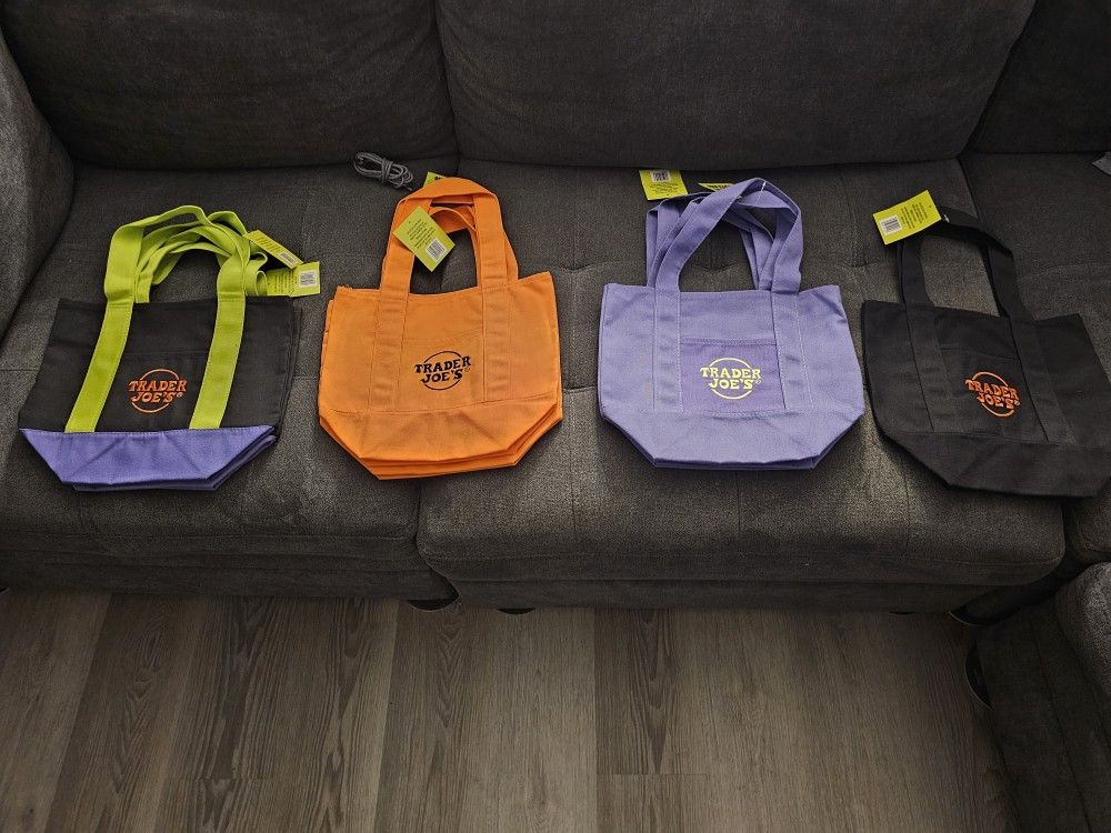 TRADER JOE'S SMALL CANVAS TOTE BAG