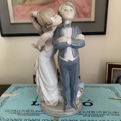 Vintage LLadro “No Insistas” No. 5 Wedding Couple Small Statue/Figurine 