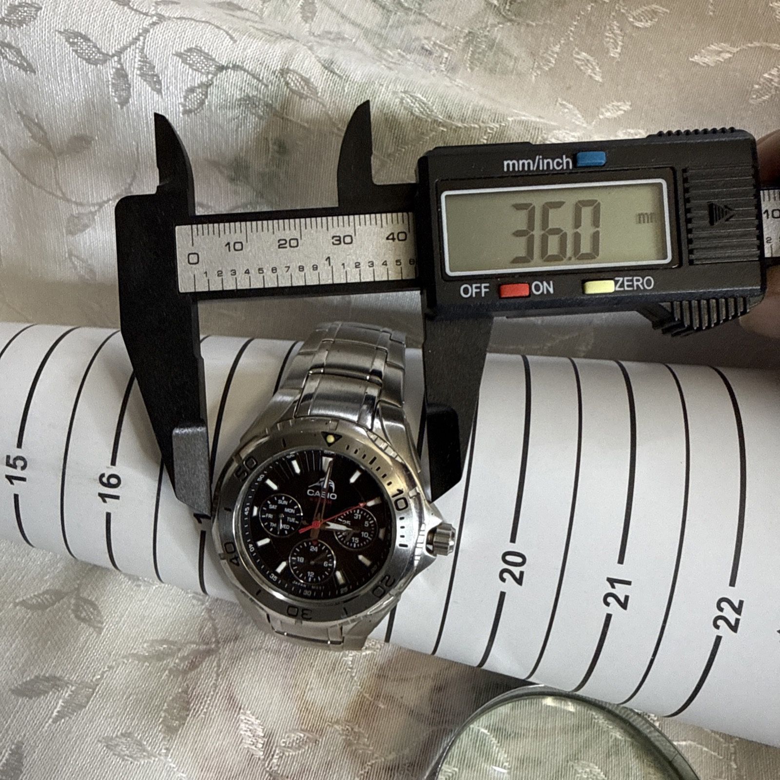 Casio Marlin Men MDV 301 Diver Day Date Silver Tone Quartz 40mm