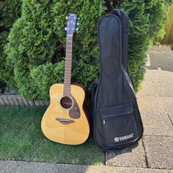 Yamaha FG700S