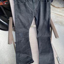 Men’s Levi’s size 34 x 32 black lightweight jeans. In Jupiter .