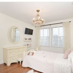 Twin Wood Bedroom Set - Ivory 