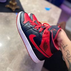 Jordan 1 Mid
Alternate Bred (2022