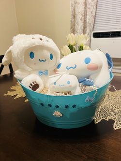 Cinnamon Roll Gift Basket