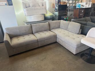 Thomasville Miles Fabric Sectional No ottoman but Electric FootRest