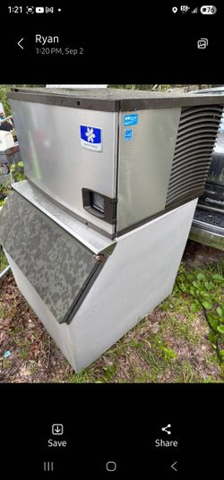 Manitowoc Ice Cube Machine With Large Collection Bin