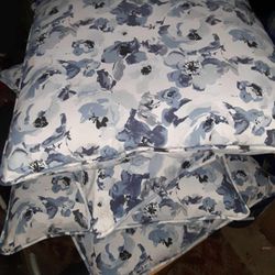 Indoor/Outdoor Throw Pillows