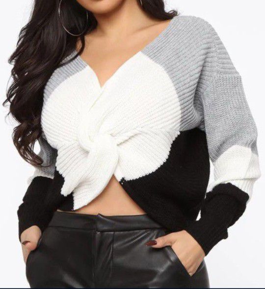 FashionNova Twisted sweater