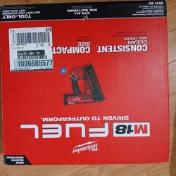 Milwaukee M18 Fuel 16 Gauge Nail Gun 
