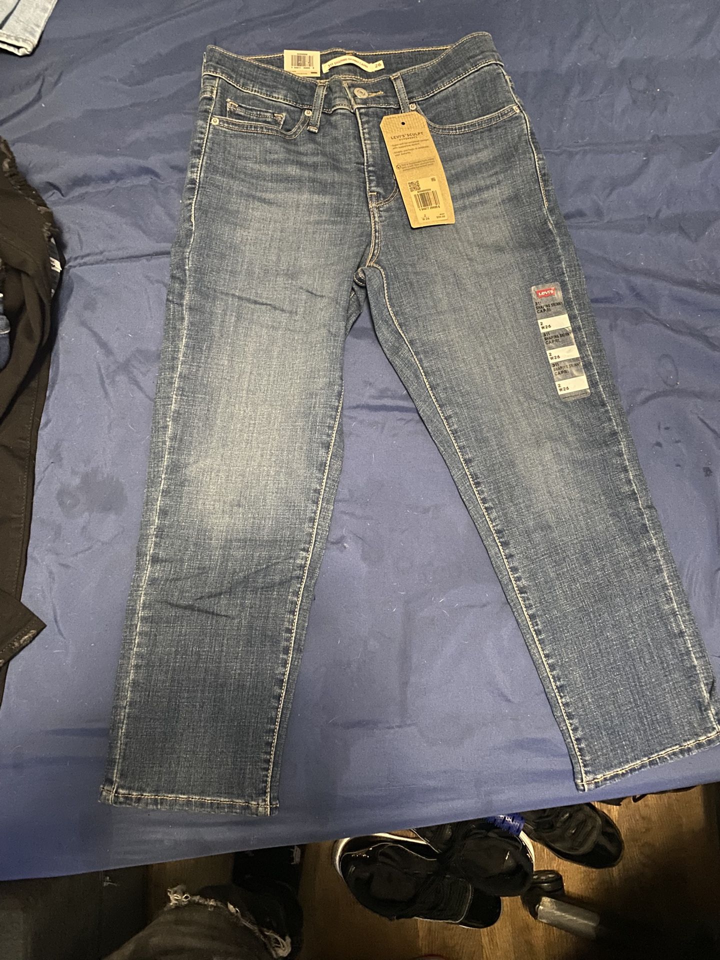 Women Levi’s Pants