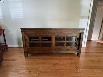 TV stand / Living room media console