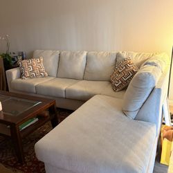 2-Piece Sectional w/ Chaise