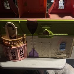 Doll House 