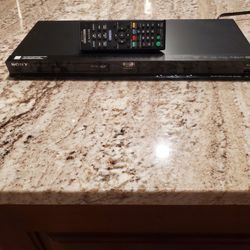 Blue- Ray Sony DVD Player with Remote