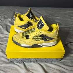 Jordan 4s Retro Lightning