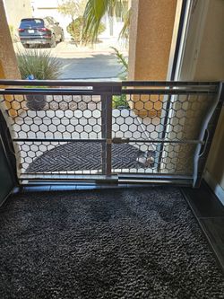 Pet gate