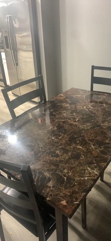 Dining Room Set w/ 4 Chairs