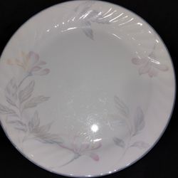 4 Pink Trio Dinner Plates by Corelle 