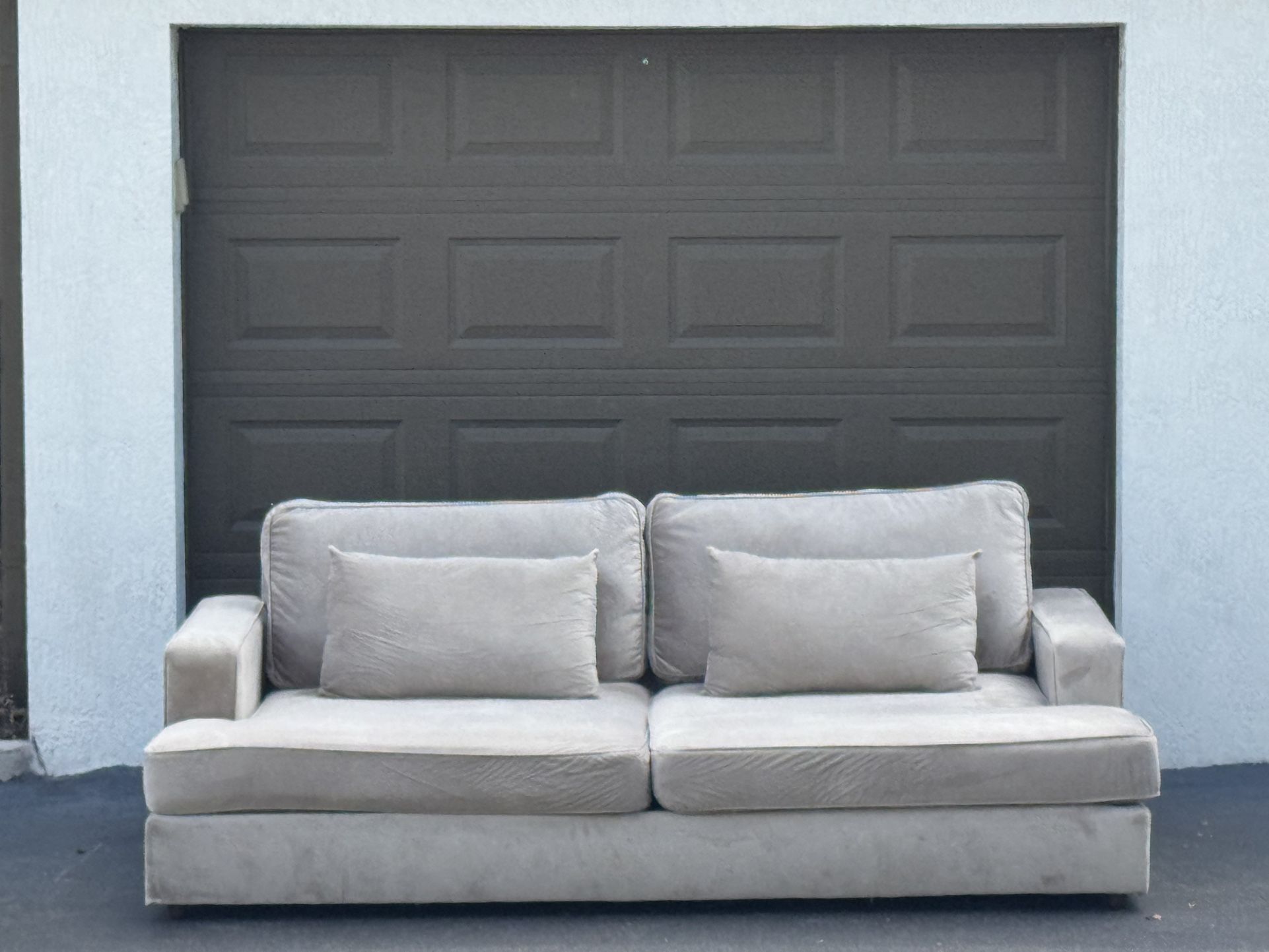 Couch/Sofa - Beige - Microfiber - Delivery Available 🚛