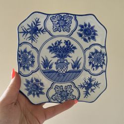 Andrea by Sadek Square Floral Plate