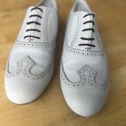 Louis Vuitton White Wingtip Shoes Size 10 (11 Inches)