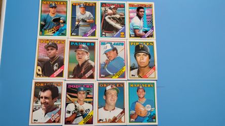 1988 Topps Baseball Cards Lot of 12
