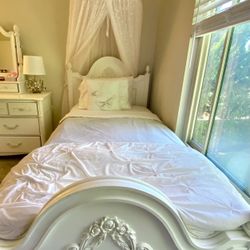 Young America (Stanley Furniture) Girl’s Isabella Set